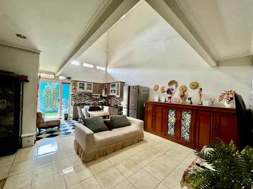 dijual rumah pondok bambu jakarta timur