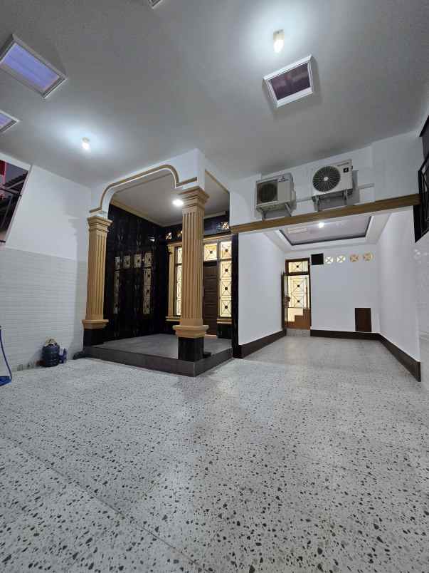 dijual rumah pondok kelapa jakarta timur