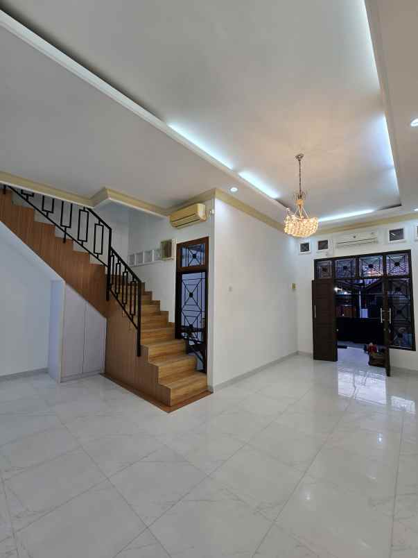 dijual rumah pondok kelapa jakarta timur