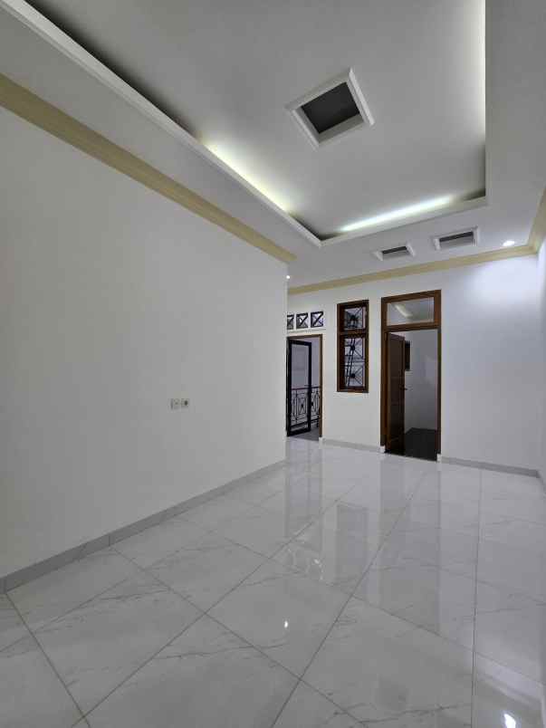 dijual rumah pondok kelapa jakarta timur
