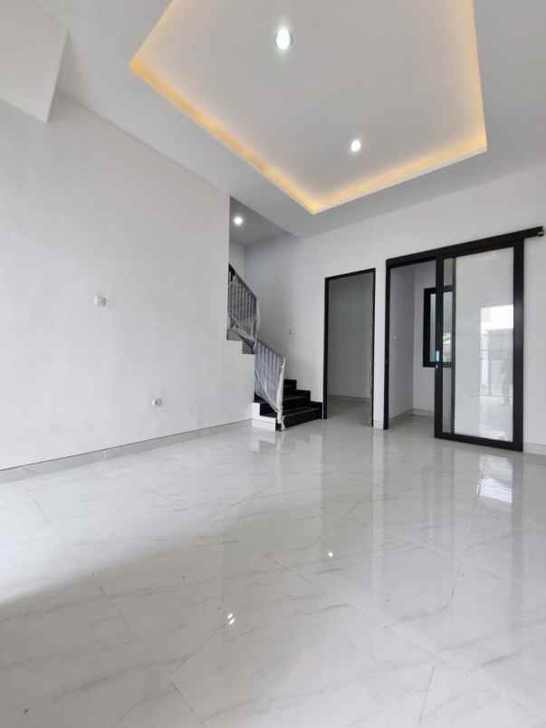dijual rumah prapen indah