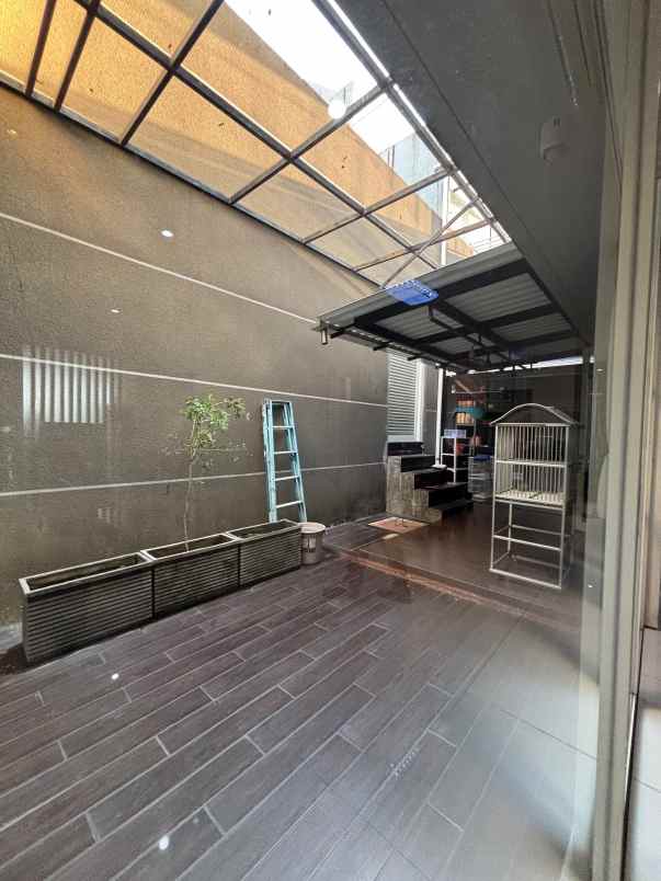 dijual rumah puri sentra raya