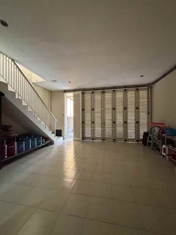 dijual rumah puri sentra raya