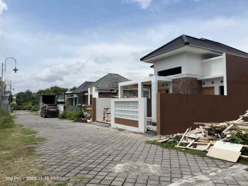 dijual rumah purwomartani kalasan
