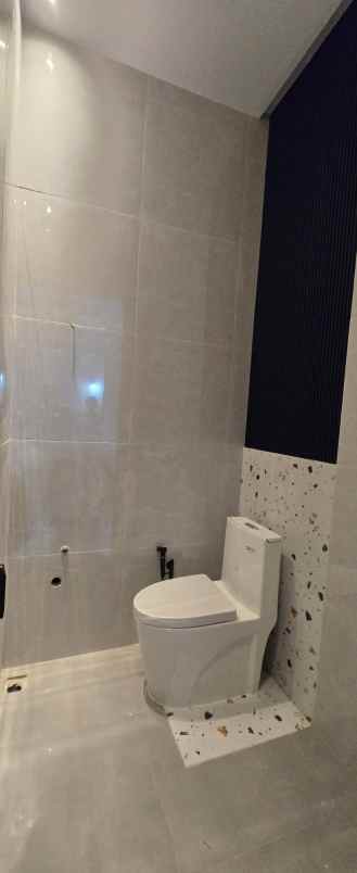 dijual rumah raffless hills cibubur