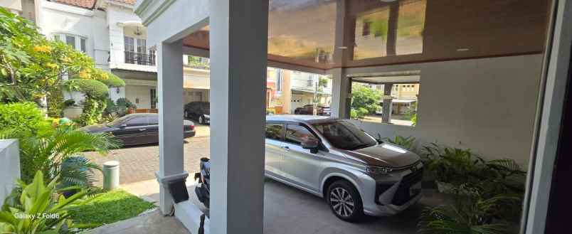 dijual rumah raffless hills cibubur