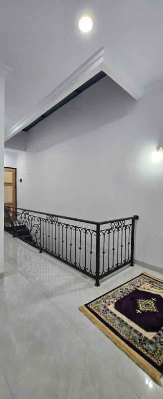 dijual rumah raffless hills cibubur