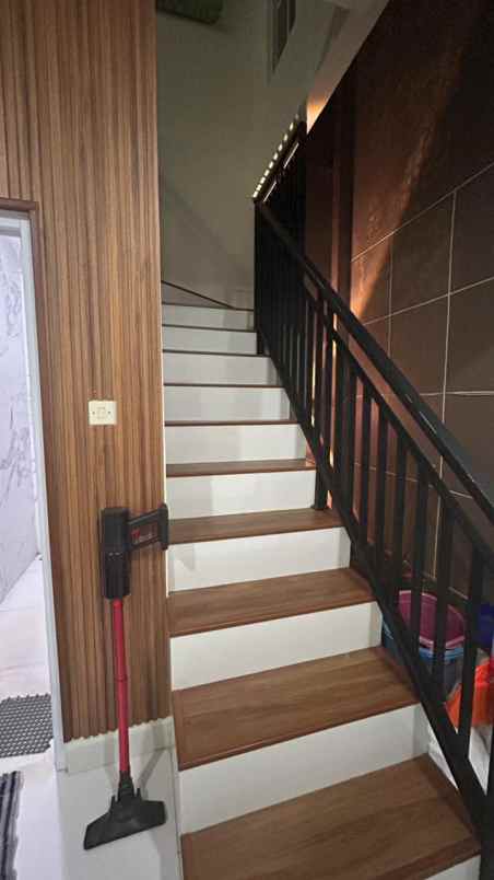 dijual rumah rangkapan jaya depok