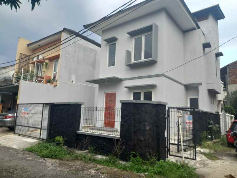 dijual rumah ratna jatikaramat bekasi