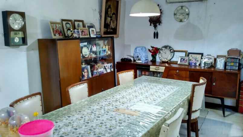 dijual rumah raya ambengan