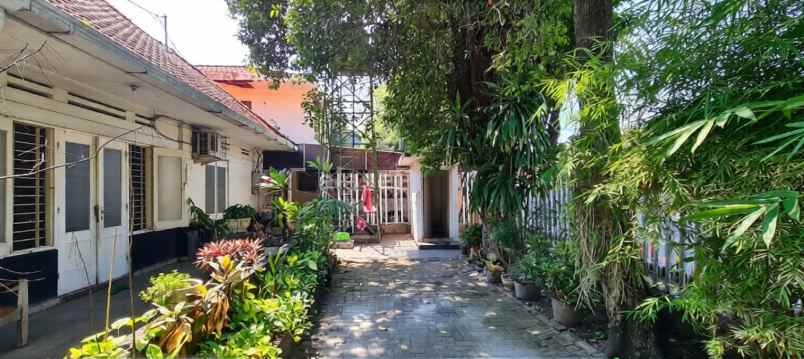 dijual rumah raya ambengan