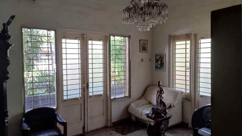 dijual rumah raya ambengan