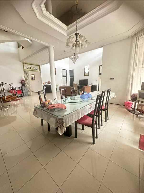 dijual rumah raya satelit