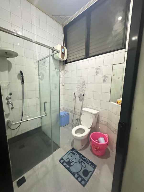 dijual rumah raya satelit