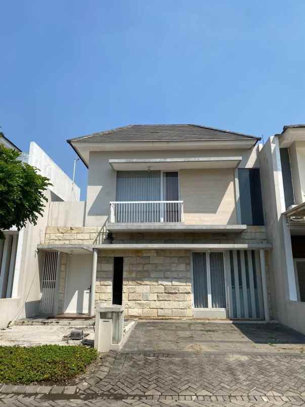 dijual rumah royal residence