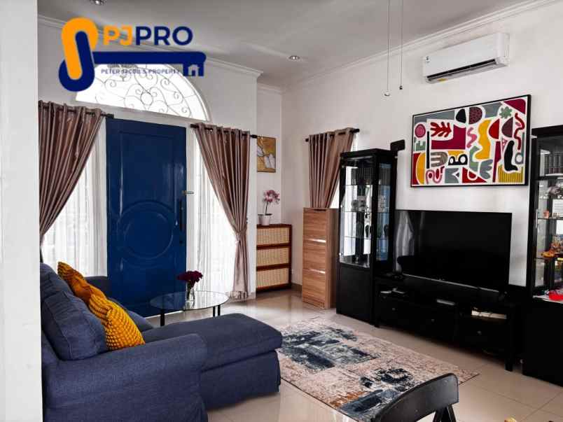 dijual rumah royal residence