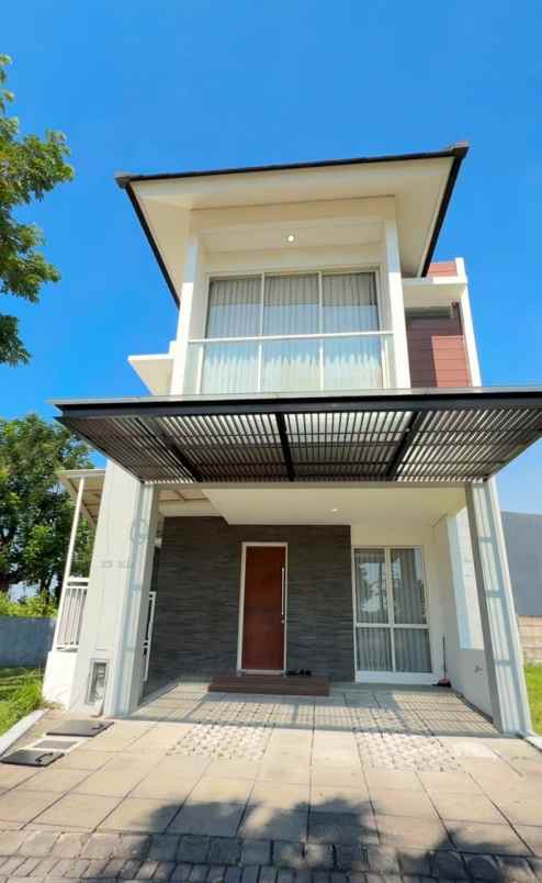 dijual rumah royal residence