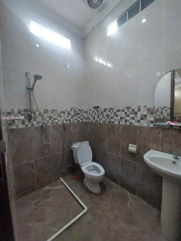 dijual rumah rumah keren 2 lantai area