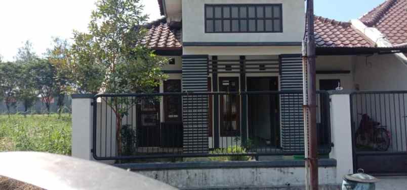 dijual rumah rungkut asri barat