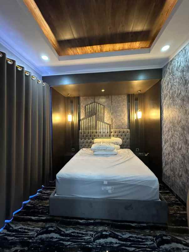 dijual rumah sambiroto