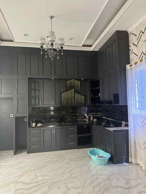 dijual rumah sambiroto