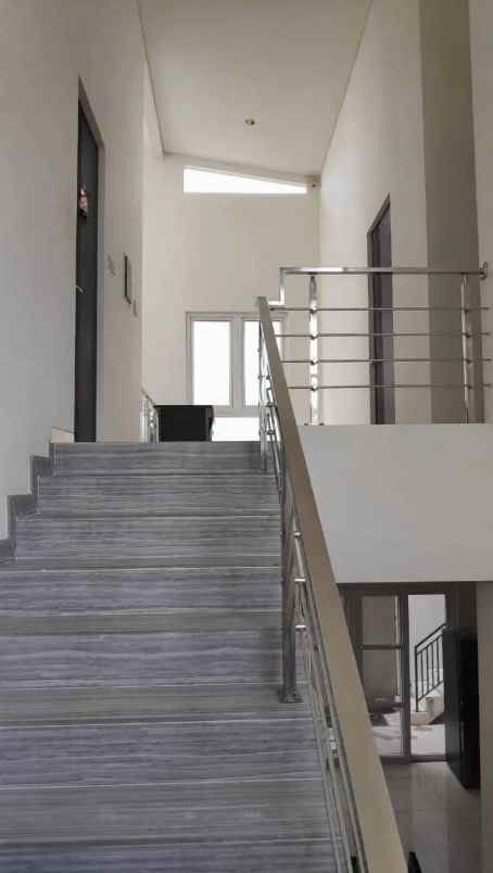 dijual rumah san antonio pakuwon city