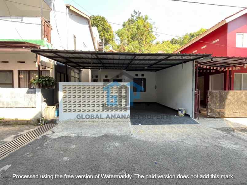 dijual rumah sariwangi