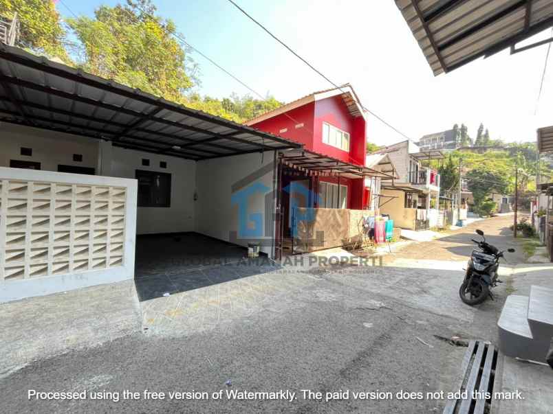 dijual rumah sariwangi