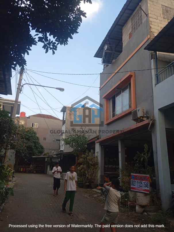 dijual rumah sariwangi
