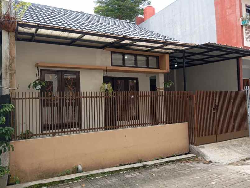 dijual rumah sariwangi regency
