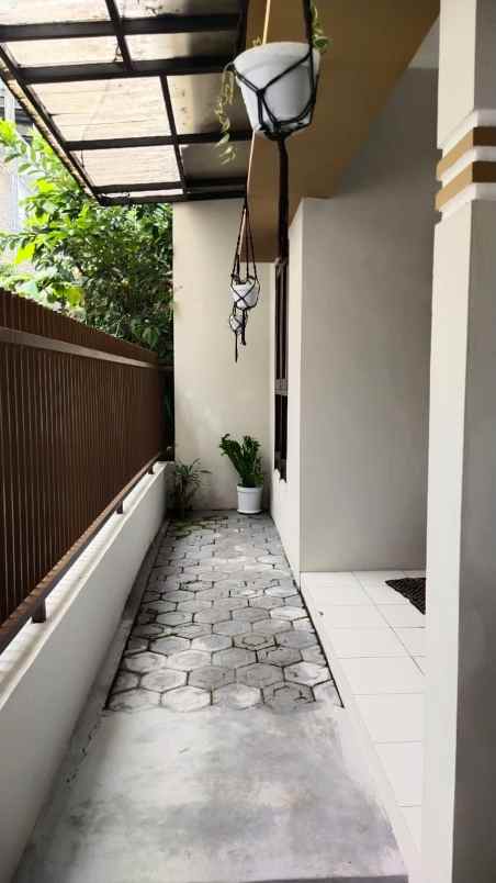 dijual rumah sariwangi regency