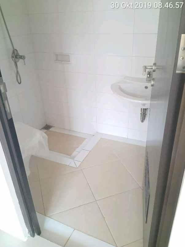 dijual rumah sawangan depok