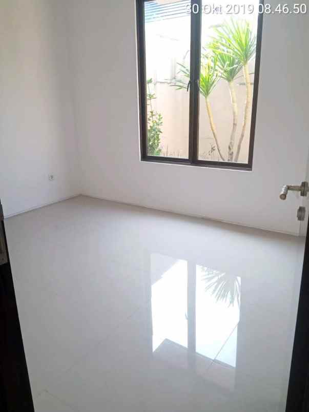 dijual rumah sawangan depok