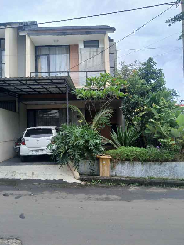 dijual rumah sawangan village cluster