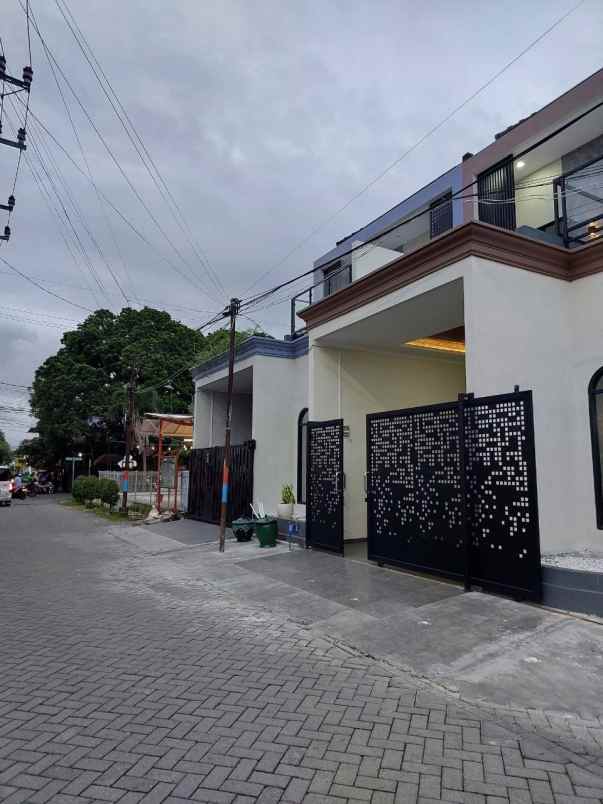 dijual rumah sawojajar 1