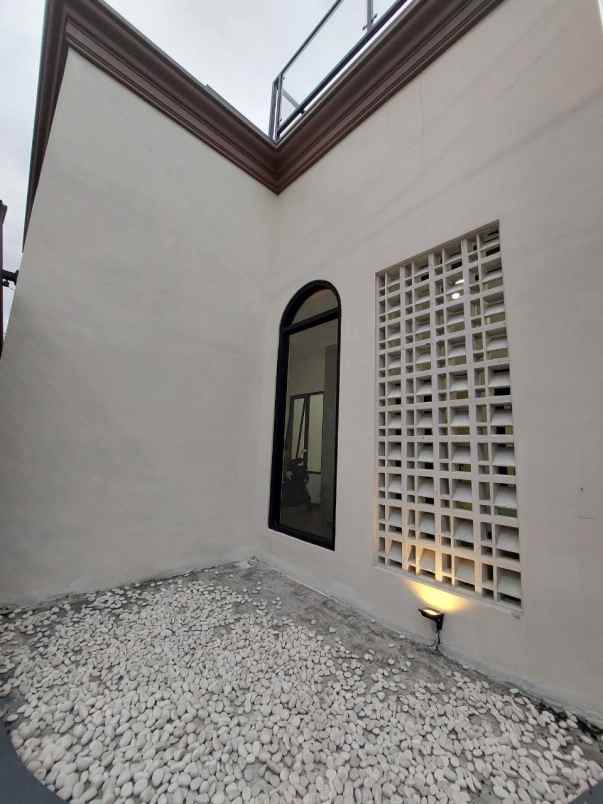 dijual rumah sawojajar 1