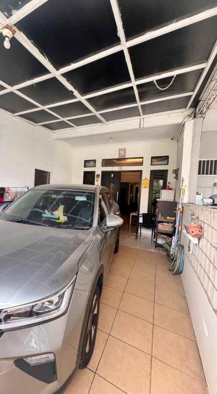 dijual rumah sektor 1c