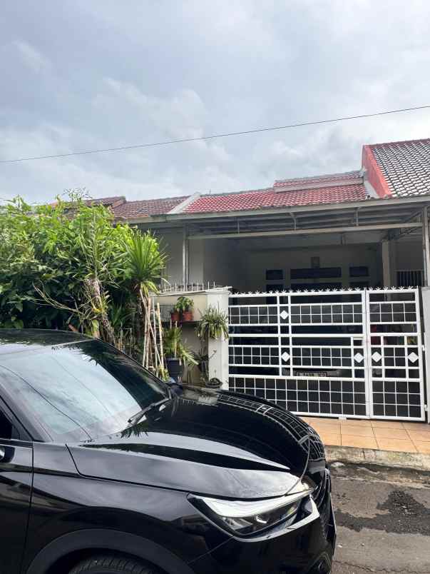 dijual rumah sektor 1c
