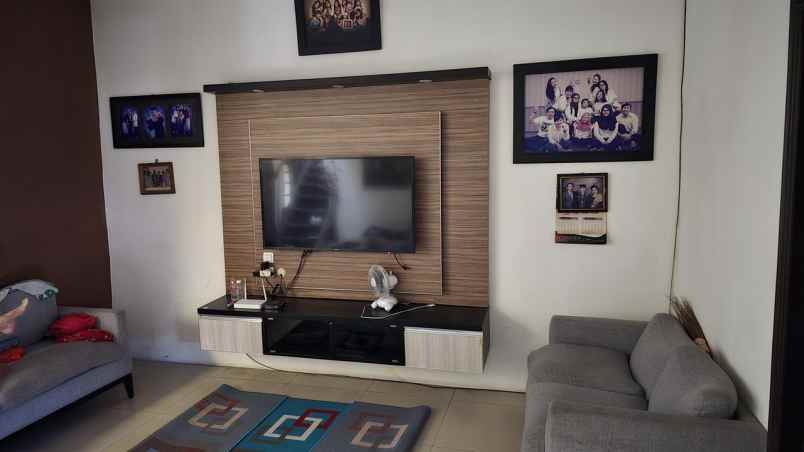 dijual rumah semi furnished nyaman di kopo permai
