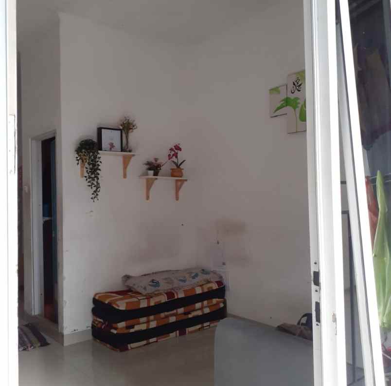 dijual rumah serua bojong sari depok