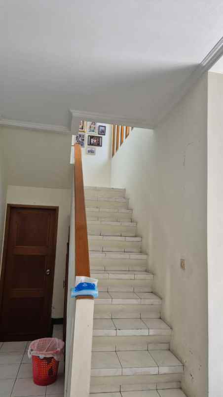 dijual rumah setra duta cemara bandung