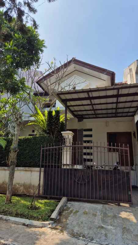 dijual rumah setra duta cemara bandung