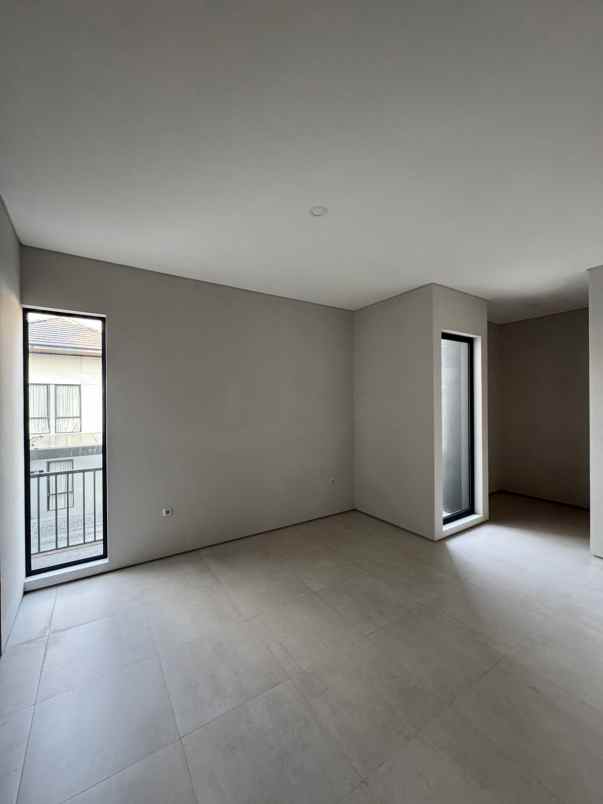 dijual rumah setra duta cluster casa