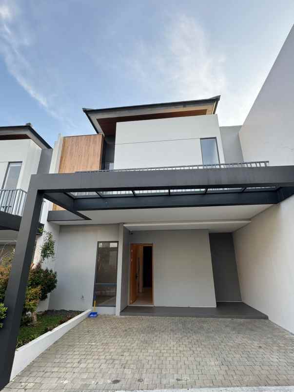 dijual rumah setra duta cluster casa