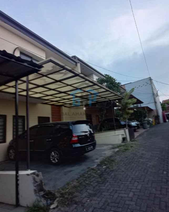 dijual rumah setrasari