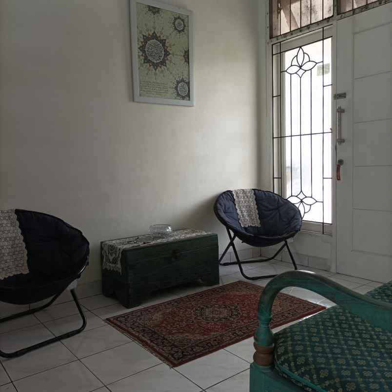 dijual rumah siap huni di perum legenda wisata