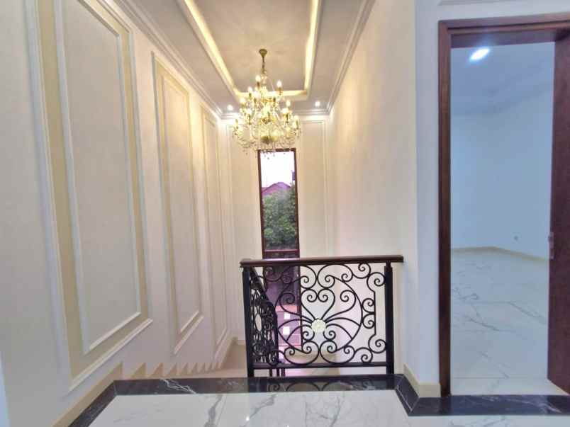 dijual rumah siaphuni mewah cantik di kav marinir