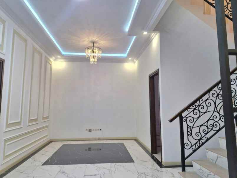 dijual rumah siaphuni mewah cantik di kav marinir