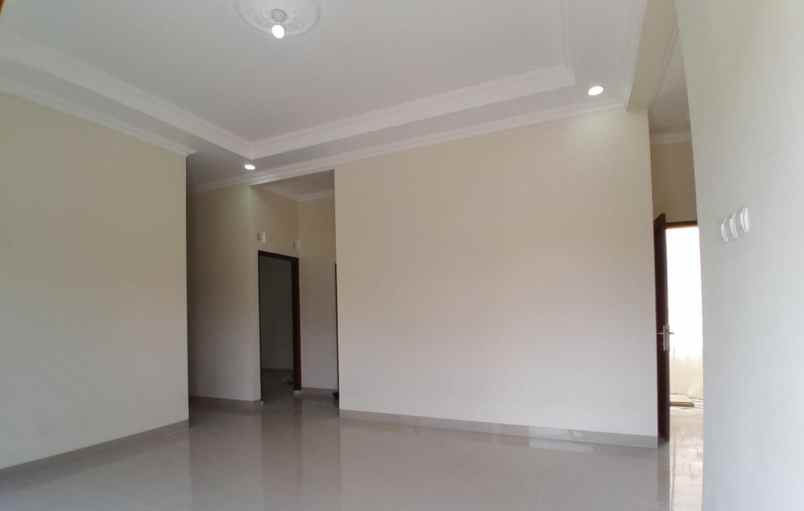 dijual rumah sidomoyo