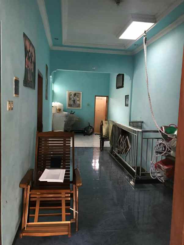 dijual rumah simpang darmo permai selatan